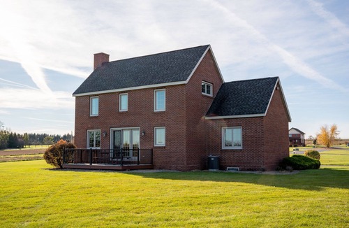 Geneva House | Cayuga Cottage [Bella Vista Cottages]