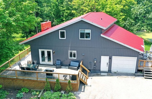 Cayuga Cottage | Cayuga Forest Retreat | Pool, Fire Pit, Sleeps 25+