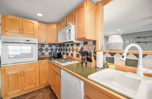 Seneca Falls House | Cayuga Lake Cottage: "Lakeside Cottage - Close to Wineries!"