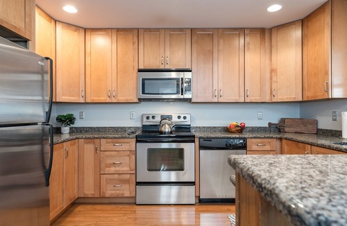 Town of Ledyard House | Cayuga Lake | Dock | Sleeps 10 | Near Wineries