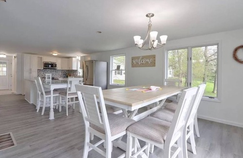 Seneca Falls House | Cayuga Lake Escape! Private Dock on Wine Trail + Fire Pit. Great for Groups.