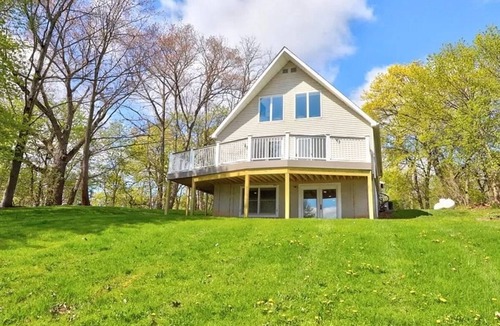 Seneca Falls House | Cayuga Lake Escape! Private Dock on Wine Trail + Fire Pit. Great for Groups.