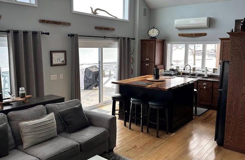 Romulus House | Cayuga Lake Front Home