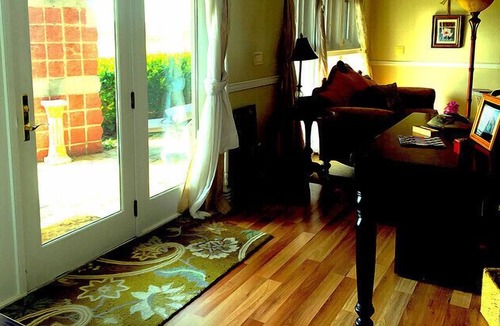 Lansing Hotel | Cayuga Lake Inn Ithaca Hotel Alt