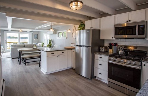Seneca Falls House | Cayuga Lakefront | Hot Tub | Fire Pit | Kayaks