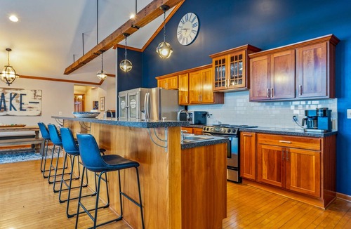 Cayuga House | Cayuga Waterfront | Al Fresco Dining | 14 Guests