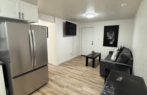 Duchesne Hotel | CB&M Westside Suites