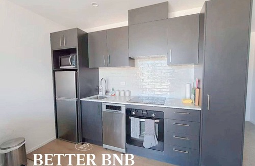 Te Aro Apartment | CBD Gem | Cooling Summer & City View