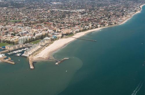 Adelaide Central Business District Hotel | CBD premium location Studio