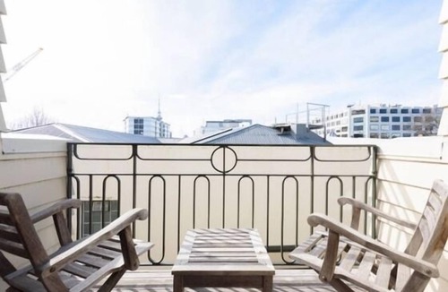 Newton House | CBD Spacious 3 Storey Terrace House with Courtyard