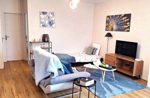 Moussy-le-Vieux Apartment | CDG STOPOVER APPARTEMENT, 10min Chaules de gaulle, parc Astérix, Paris
