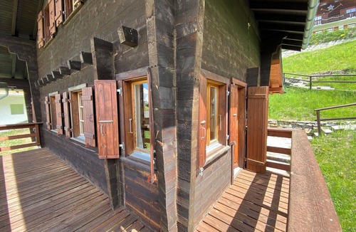 Chandolin Ski Chalet | Ce charmant chalet est parfait pour accueillir une famille de 4 personnes. Vous trouverez deux chamb