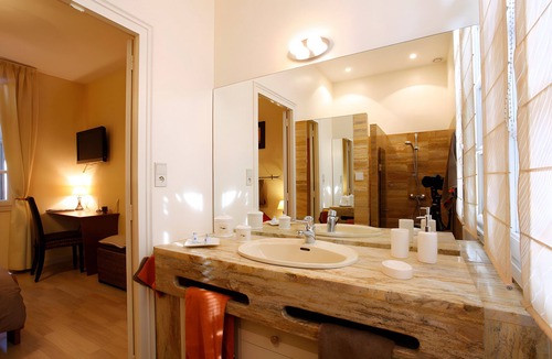 Albi Bed & Breakfast | Cécile’s Room with Shared Pool, Wi-Fi, and Air Conditioning