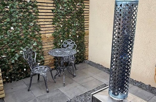 Nantwich House | Cedar Barn - Nantwich with Hot Tub