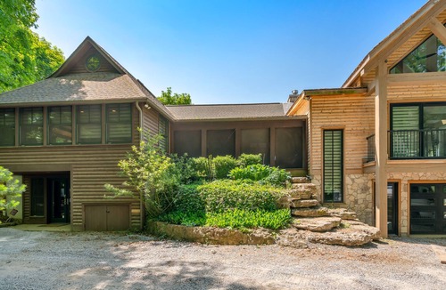 Port Colborne House | Cedar Bay Beachfront Paradise