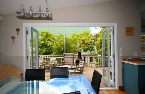 Russell House | Cedar Bay - Central Russell