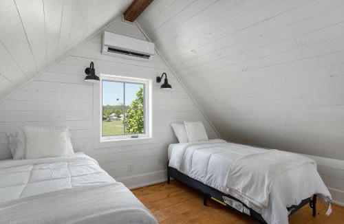 Driftwood Hotel | Cedar Break at Howard Ranch