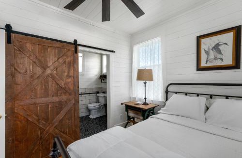 Driftwood Hotel | Cedar Break at Howard Ranch