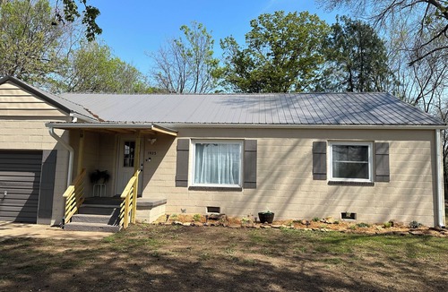 Ponca City House | Cedar Bunkhouse close to all Ponca City amenities!