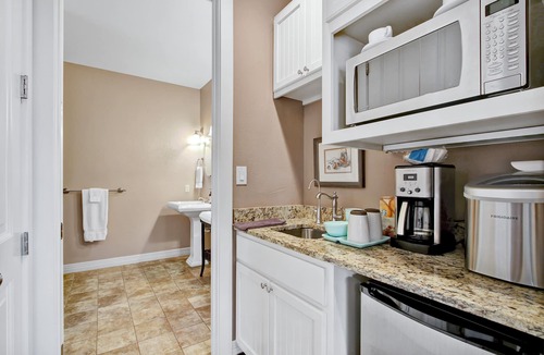Comfort Apartment | Cedar Cabin at Riven Rock Ranch in Comfort