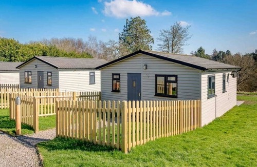 Cranbrook Cabin | Cedar Cabin Overlooking Bedgebury Forestnn