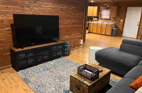 Russellville Cabin | Cedar Cabin With Stunning View Sleeps 4+