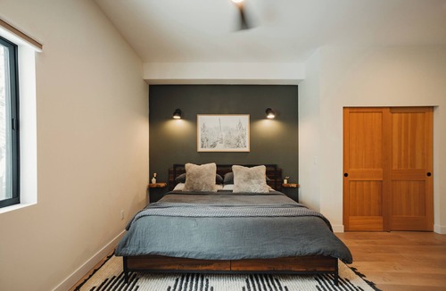 Snoqualmie Pass House | Cedar Chalet: Ski-In/Ski-Out Suite with European Sauna, Firepit & King Bed.
