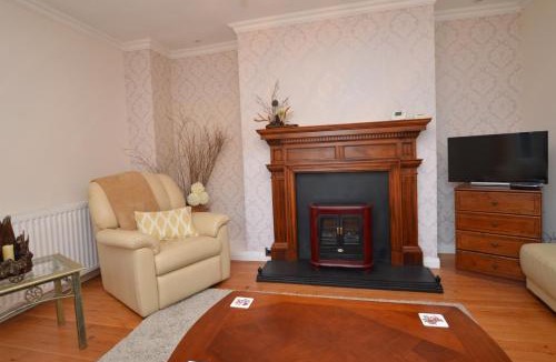 Rashfield House | Cedar Cottage