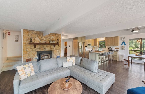 Malakoff Ski Chalet | Cedar Creek Chalet - Lake Views - 3BR/3BA - Sleeps 8