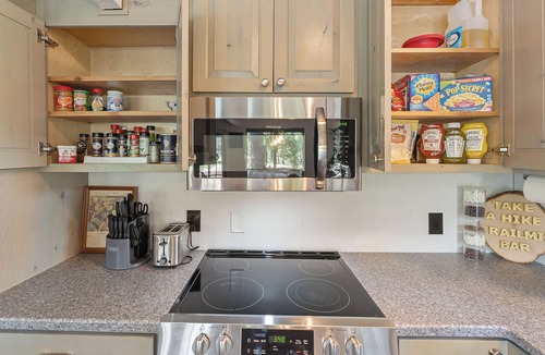 Malakoff Ski Chalet | Cedar Creek Chalet - Lake Views - 3BR/3BA - Sleeps 8
