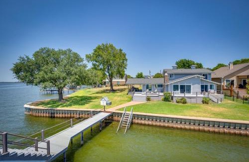 Leisure Land House | Cedar Creek Lake Views: Gorgeous Mabank House!