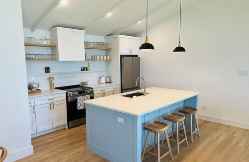 Kemp House | Cedar Creek lakefront, open water views
