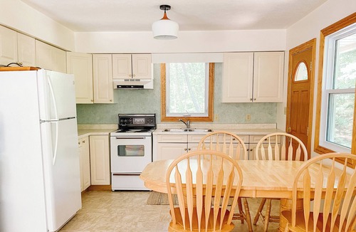 Sauble Beach Cottage | Cedar Creek Sauble Beach: Perfect for Families