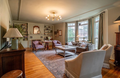 Abilene House | Cedar Crest Cottage: 3-bedroom cottage with hot tub near ACU & HSU