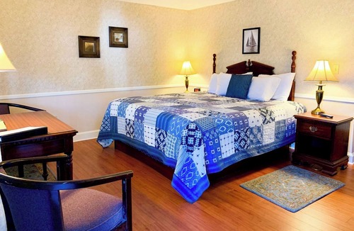 Camden Hotel | Cedar Crest Inn