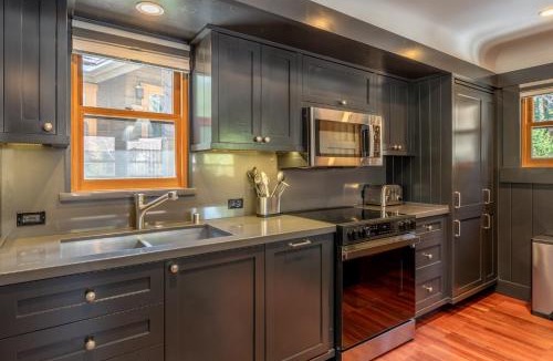 Homewood House | Cedar Crest - Woodpecker Cottage 7