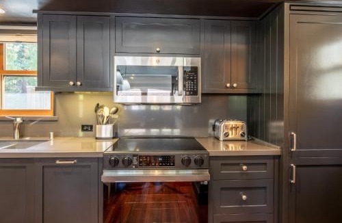 Homewood House | Cedar Crest - Woodpecker Cottage 7