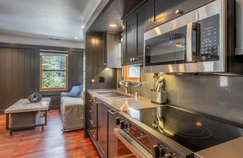 Homewood House | Cedar Crest - Woodpecker Cottage 7