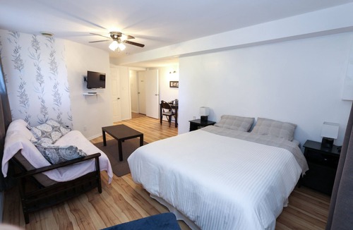 Crysler Hotel | Cedar Drive Inn
