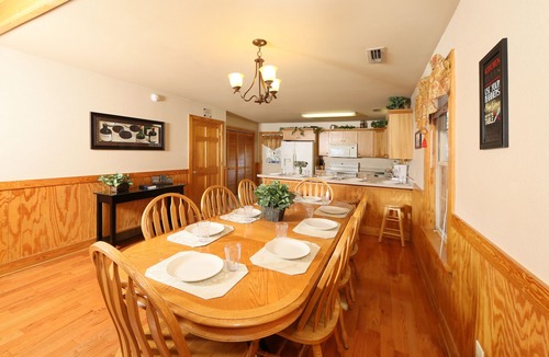 Pigeon Forge House | Cedar Falls 8 - Three Bedroom Chalet