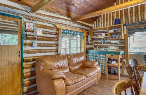 Davis Apartment | 'Cedar Falls Cabin 1' Near Arbuckle Mtn Trails