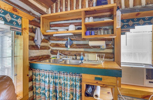 Davis Apartment | 'Cedar Falls Cabin 1' Near Arbuckle Mtn Trails