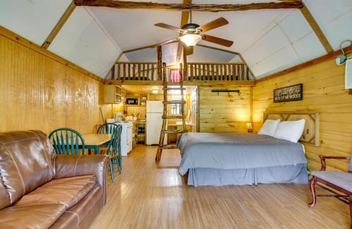 Davis Apartment | Cedar Falls Cabin 2: Family Getaway By Honey Creek