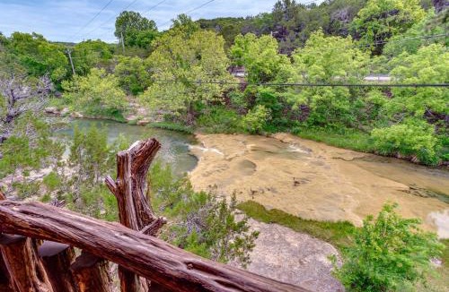 Davis Apartment | 'Cedar Falls Cabin 3' Next to Turner Falls Park