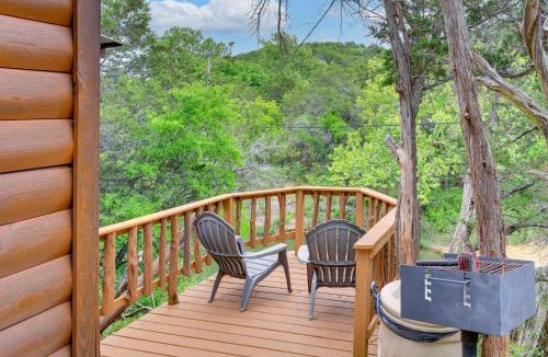 Davis House | Cedar Falls Cabin: Nestled by Honey Creek