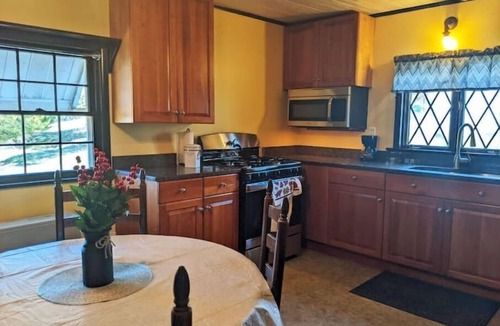 Mohnton House | Cedar Glen Farm Guesthouse