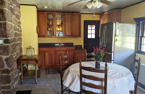 Mohnton House | Cedar Glen Farm Guesthouse