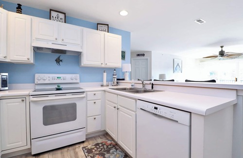 Camdenton Condo | Cedar Glenn Condo | Sleeping 10