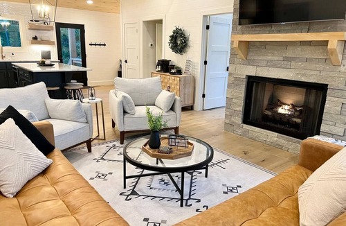 Blue Ridge Cabin | Cedar Grove Haven - New Build - Spa & EV Charging