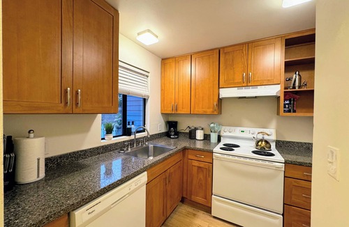 Lynnwood House | Cedar Heights w sauna/bonfire